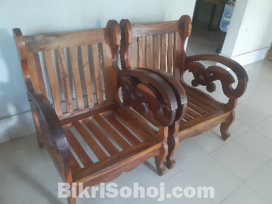 মেহগনি কাঠের ডিজাইন সোফা সাথে ২টি Tea  টেবিল একই ডিজাইন